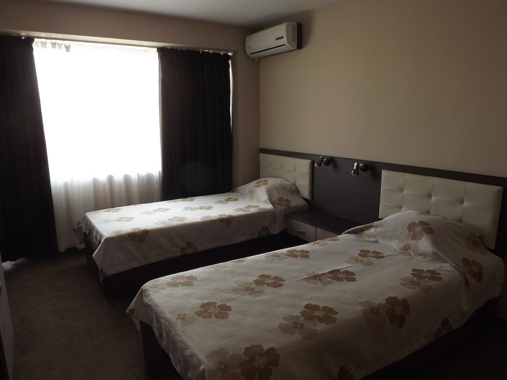 Hotel Bulgaria Petrich (Blagoevgrad) ภายนอก รูปภาพ