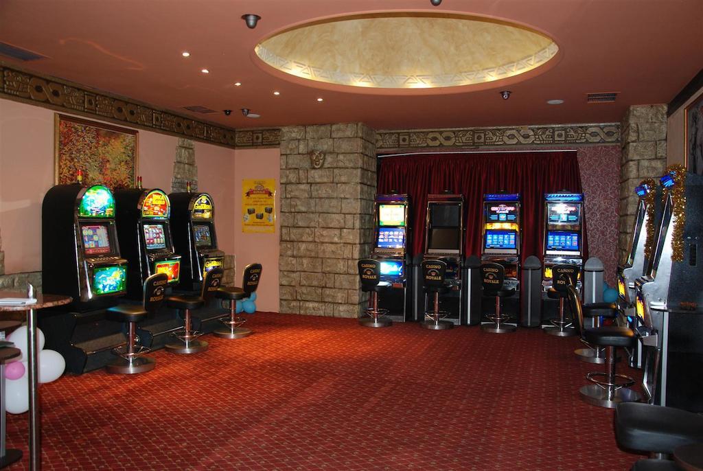 Hotel Bulgaria Petrich (Blagoevgrad) ภายนอก รูปภาพ