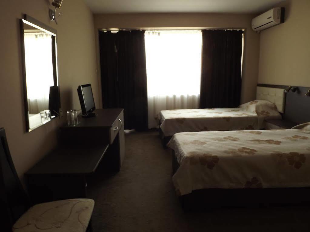 Hotel Bulgaria Petrich (Blagoevgrad) ภายนอก รูปภาพ